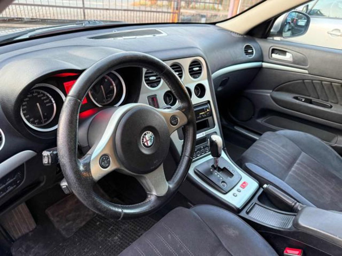Alfa Romeo 159 SportWagon 1.9 JTDm 150CV Sportwagon Distinctive Q-Tronic (16)