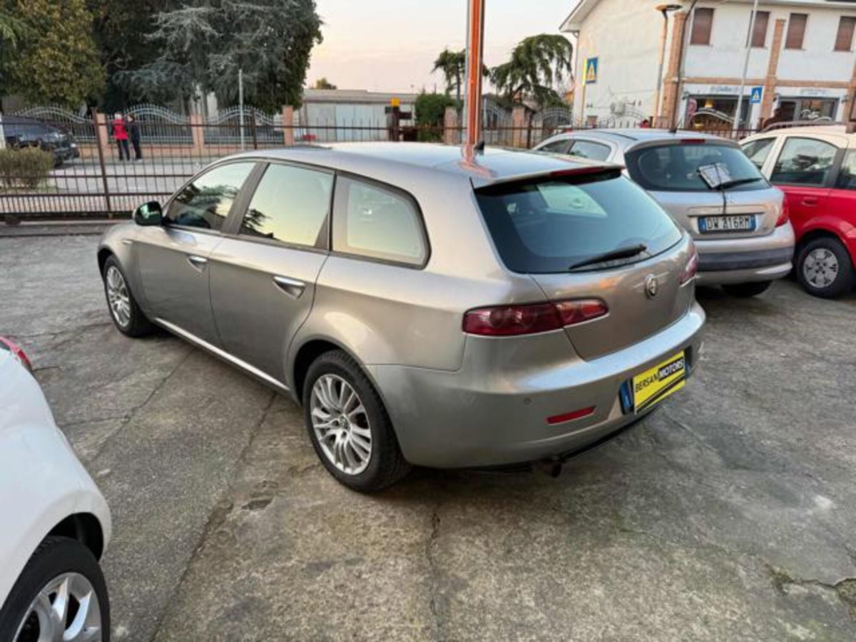 Alfa Romeo 159 SportWagon 1.9 JTDm 150CV Sportwagon Distinctive Q-Tronic (6)