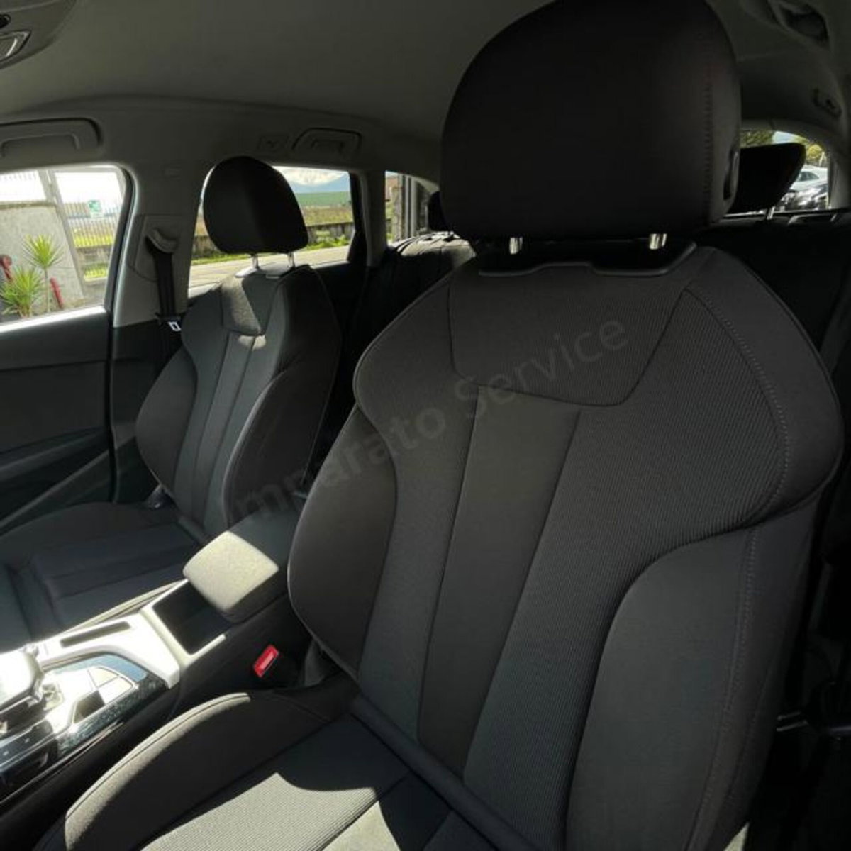 Audi A4 Avant 30 TDI/136 CV S tronic S line edition (15)