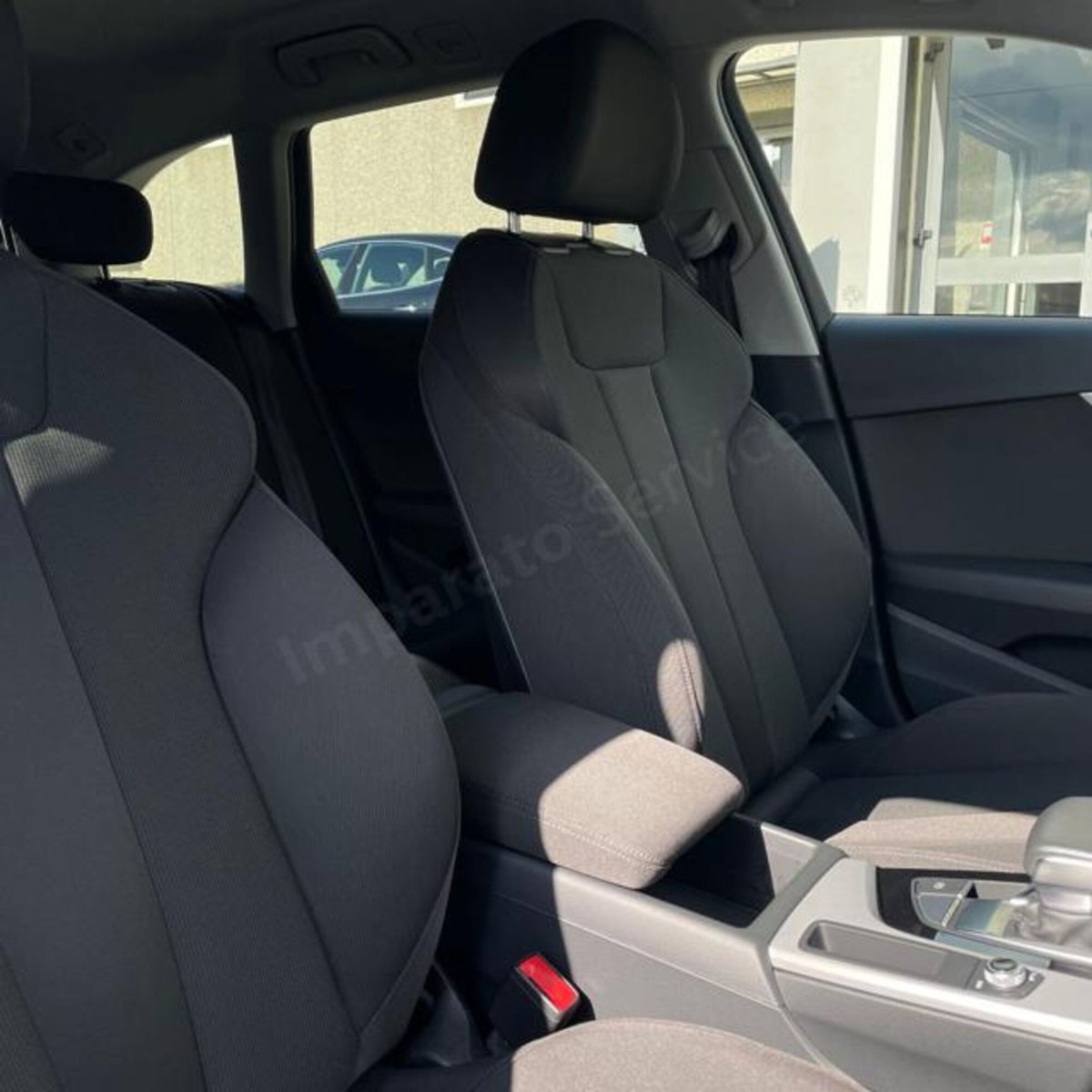 Audi A4 Avant 30 TDI/136 CV S tronic S line edition (18)