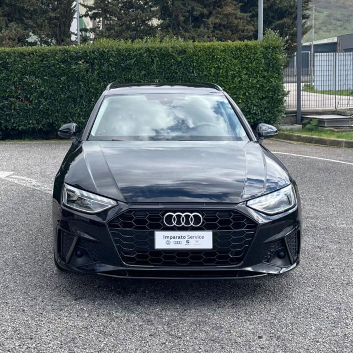 Audi A4 Avant 30 TDI/136 CV S tronic S line edition (2)