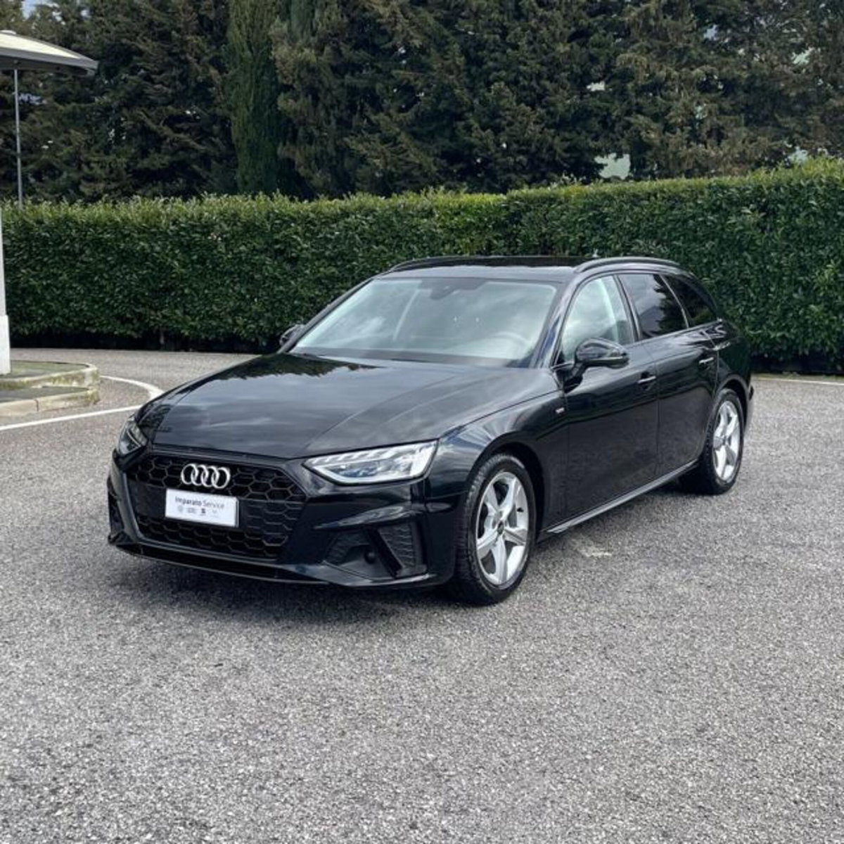 Audi A4 Avant 30 TDI/136 CV S tronic S line edition (3)