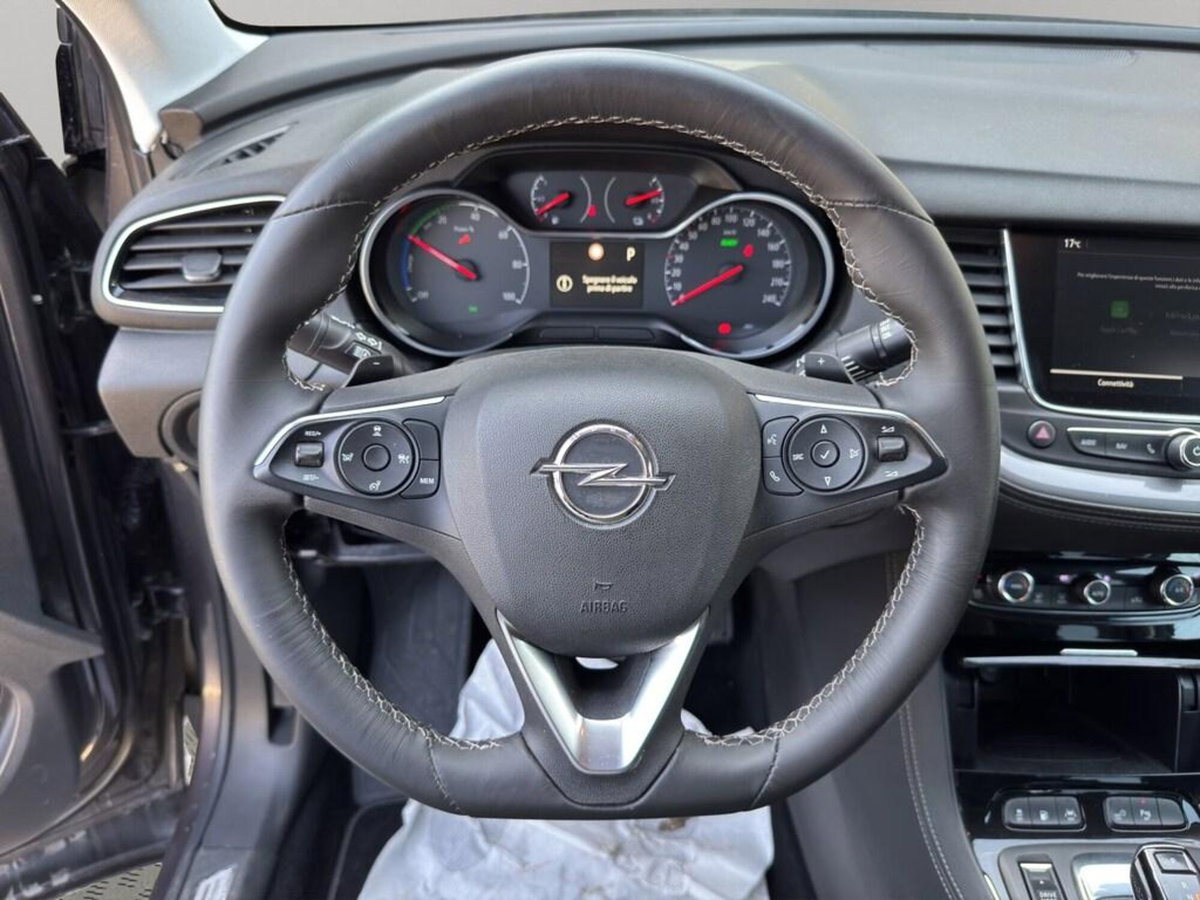 Opel Grandland X 1.6 Hybrid4 Plug-in aut. AWD (10)