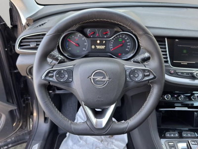 Opel Grandland X 1.6 Hybrid4 Plug-in aut. AWD (10)