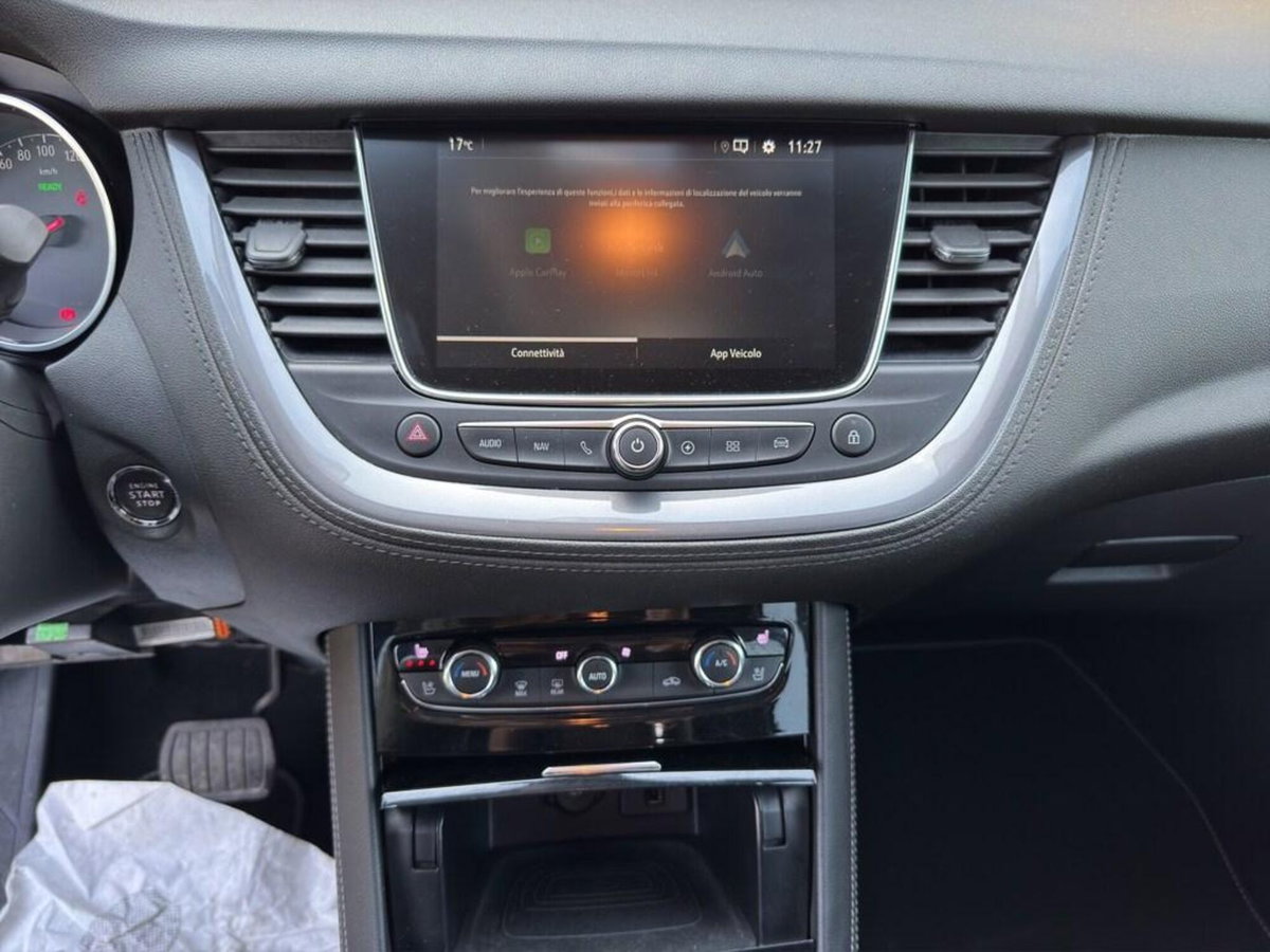 Opel Grandland X 1.6 Hybrid4 Plug-in aut. AWD (12)