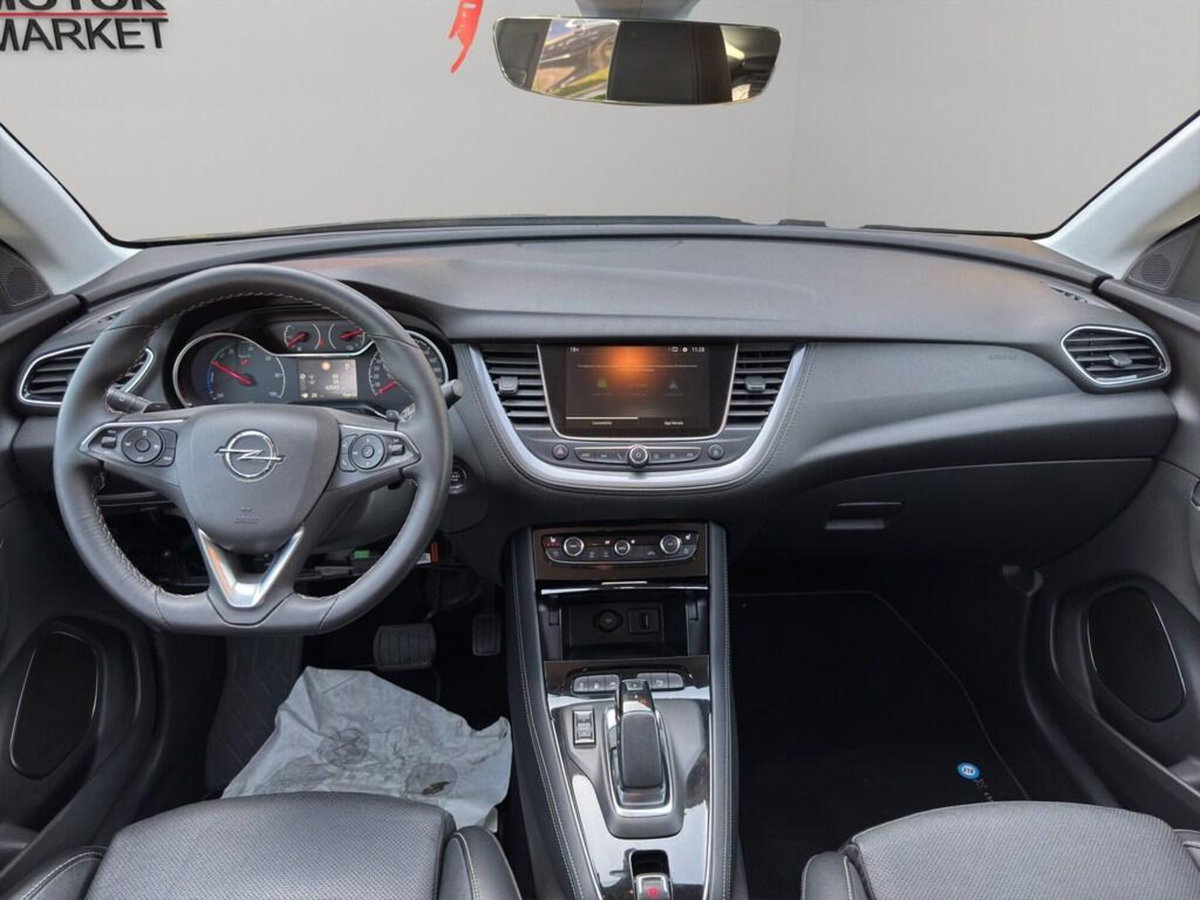 Opel Grandland X 1.6 Hybrid4 Plug-in aut. AWD (14)