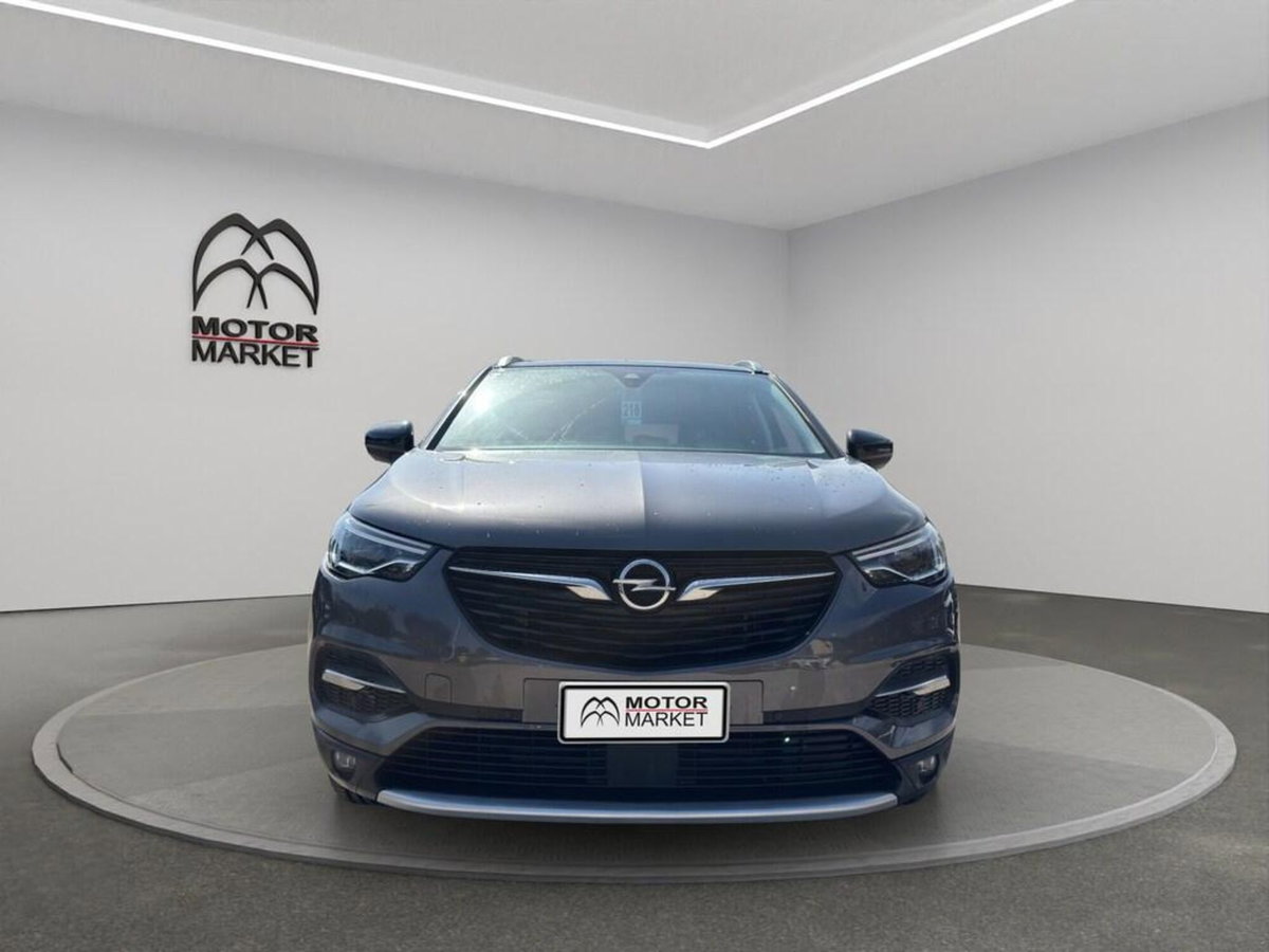 Opel Grandland X 1.6 Hybrid4 Plug-in aut. AWD (2)