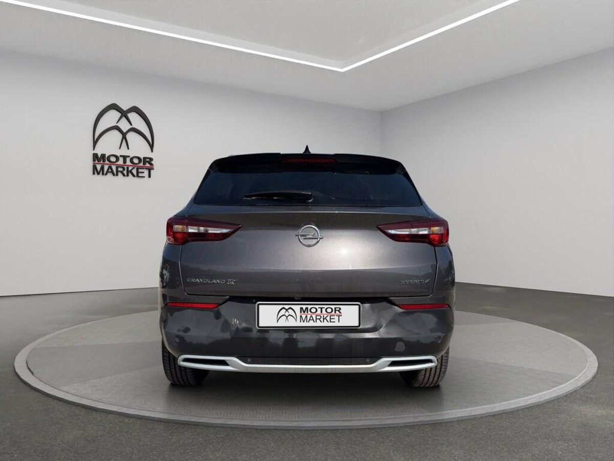 Opel Grandland X 1.6 Hybrid4 Plug-in aut. AWD (6)
