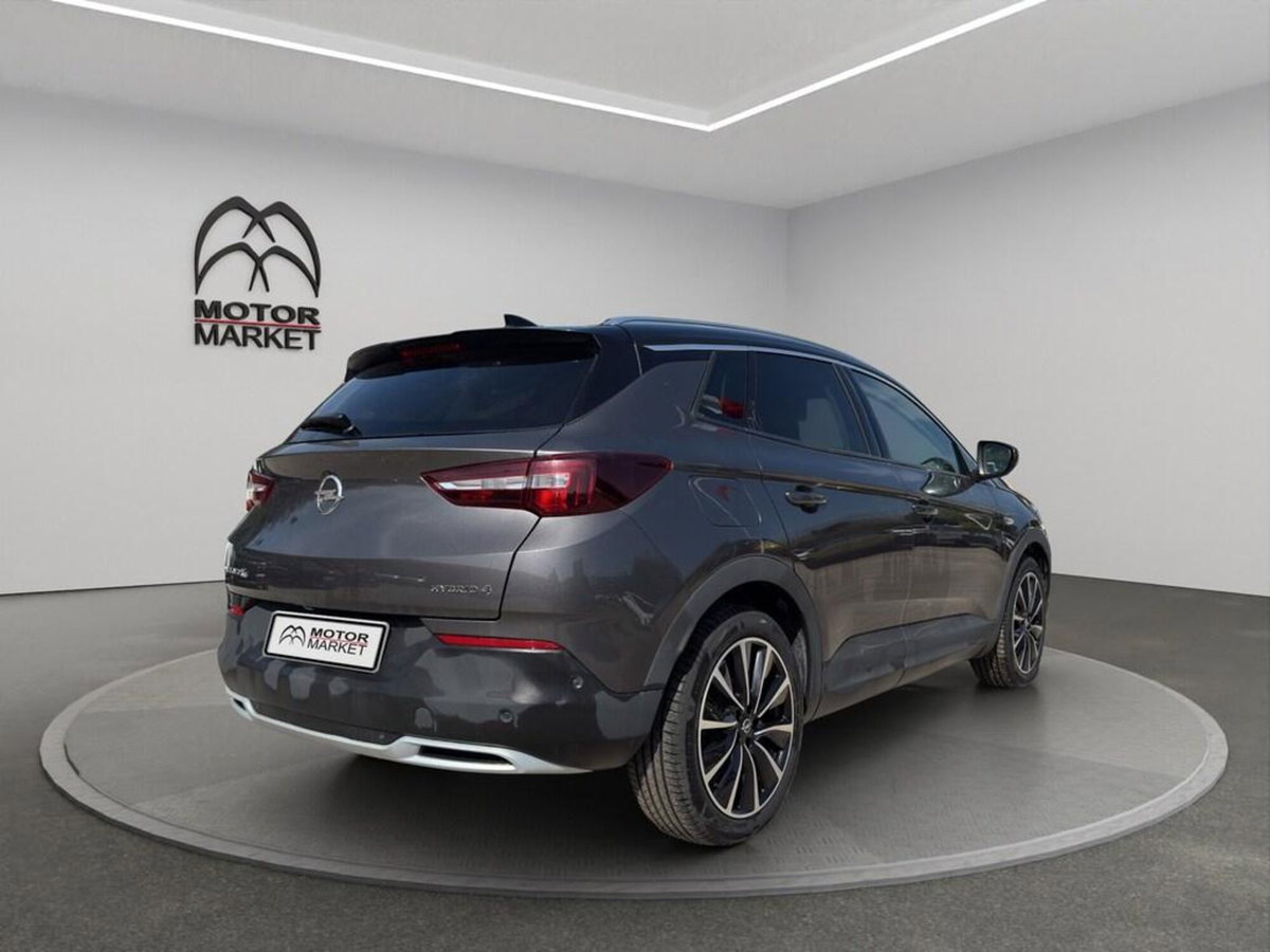 Opel Grandland X 1.6 Hybrid4 Plug-in aut. AWD (7)