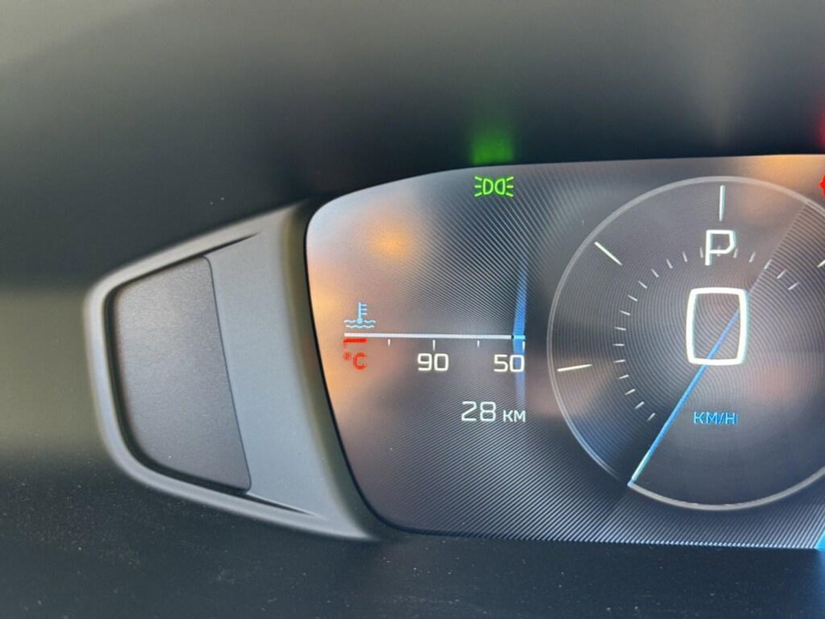 Peugeot 308 SW 1.2 hybrid Allure 136cv e-dcs 6 (9)