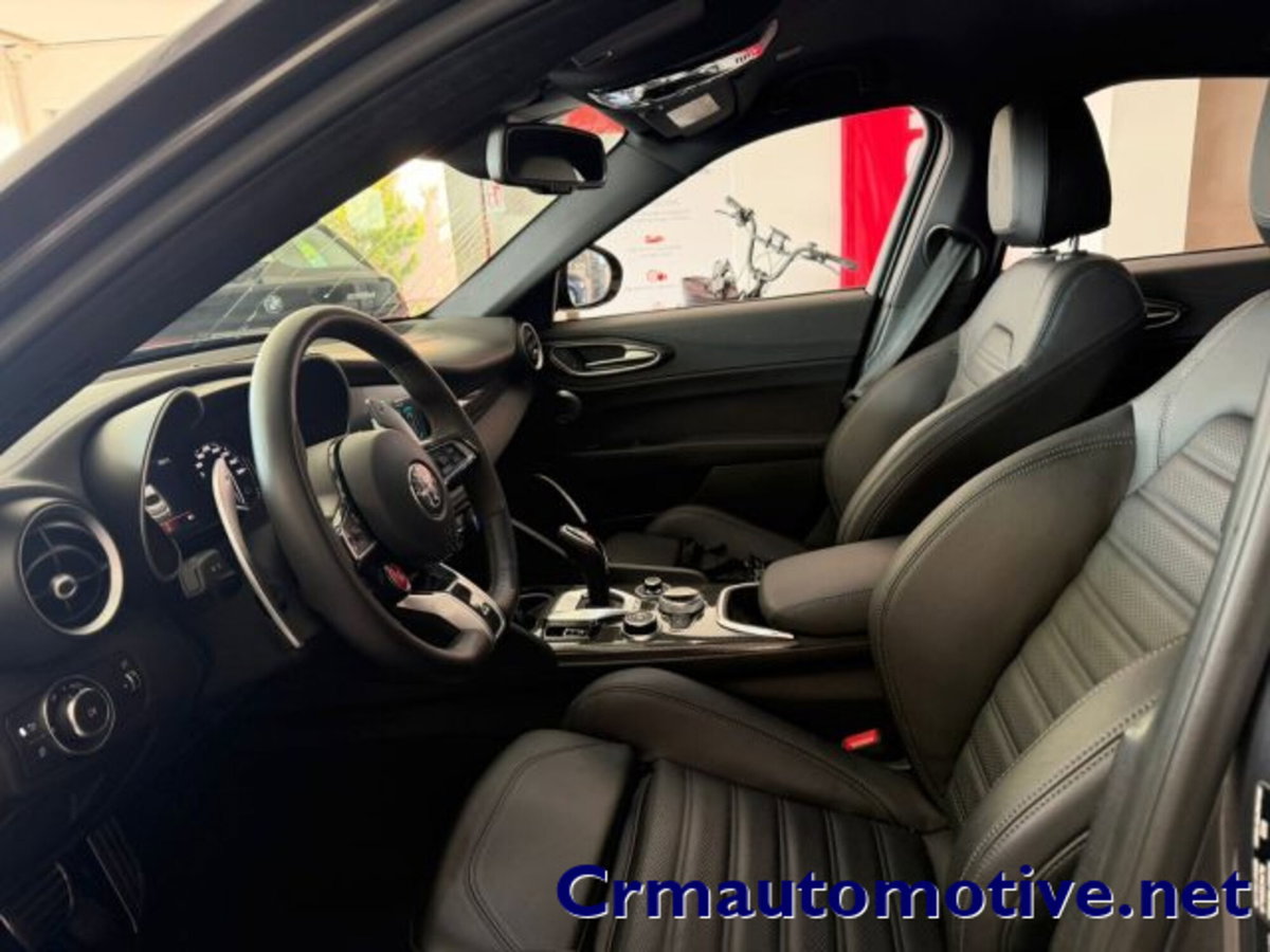 Alfa Romeo Giulia 2.9 T V6 AT8 Quadrifoglio (5)