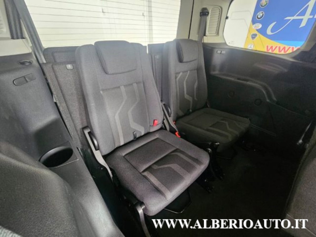 Ford Tourneo Connect 7 1.6 TDCi 115 CV (11)