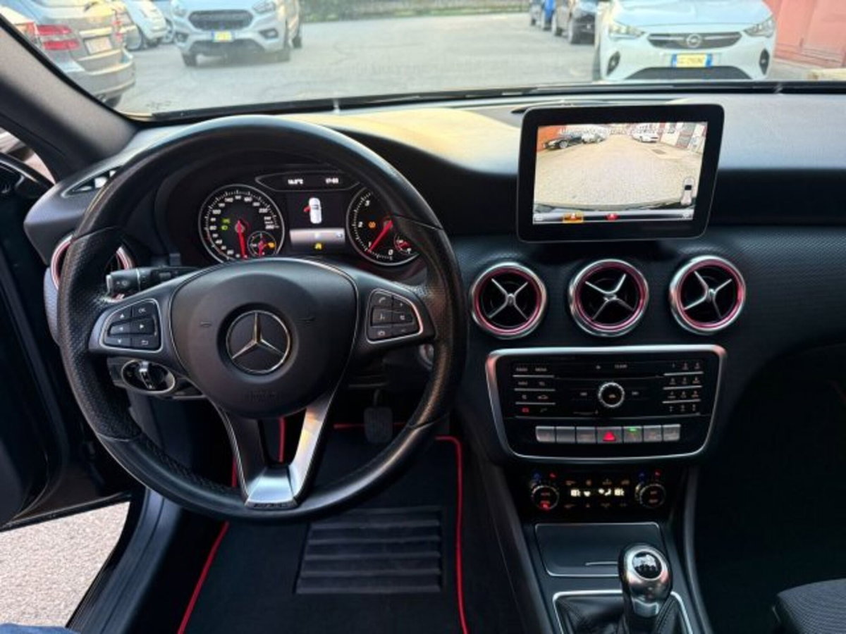 Mercedes-Benz Classe A 180 d Premium (10)
