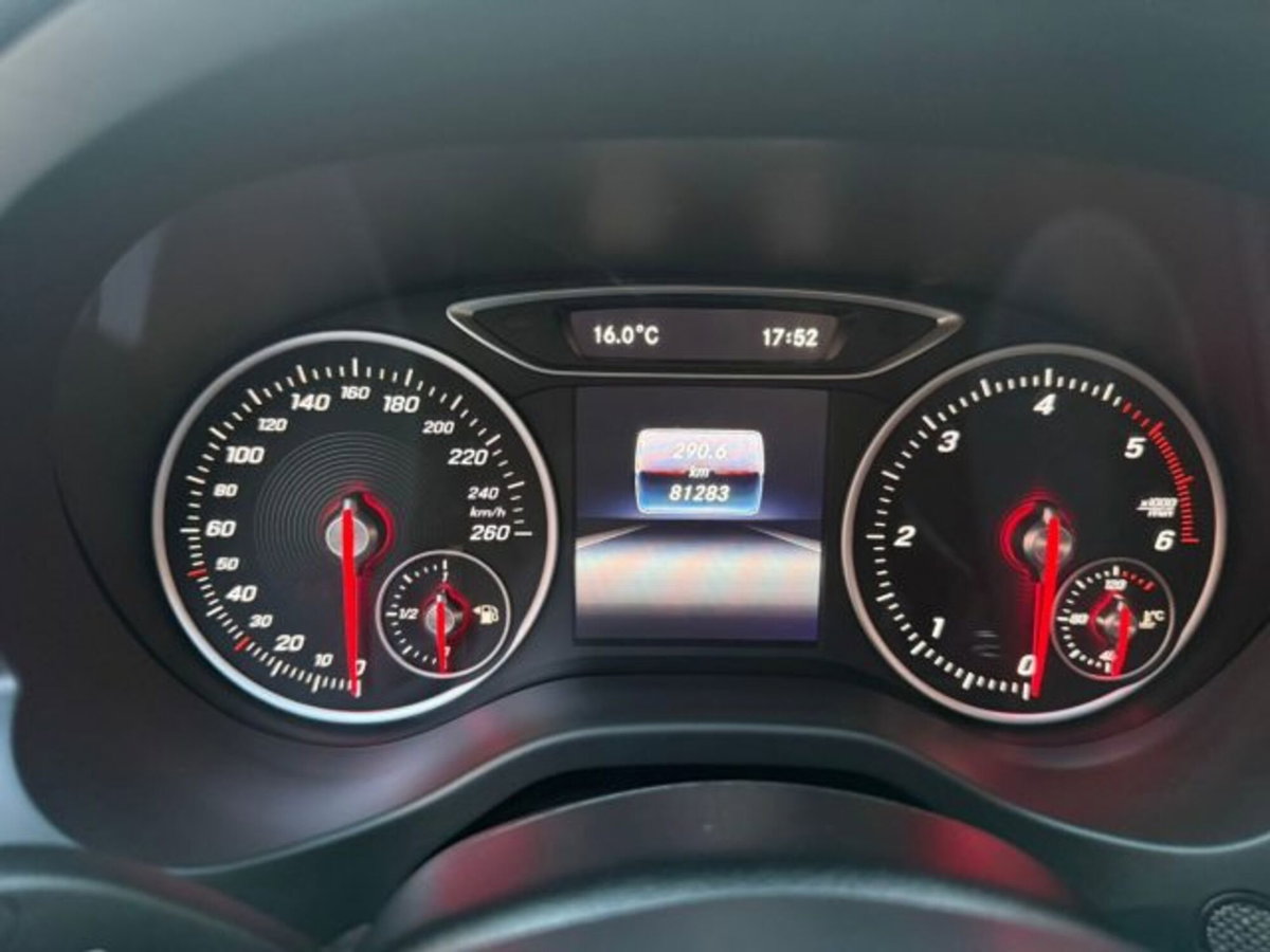 Mercedes-Benz Classe A 180 d Premium (12)