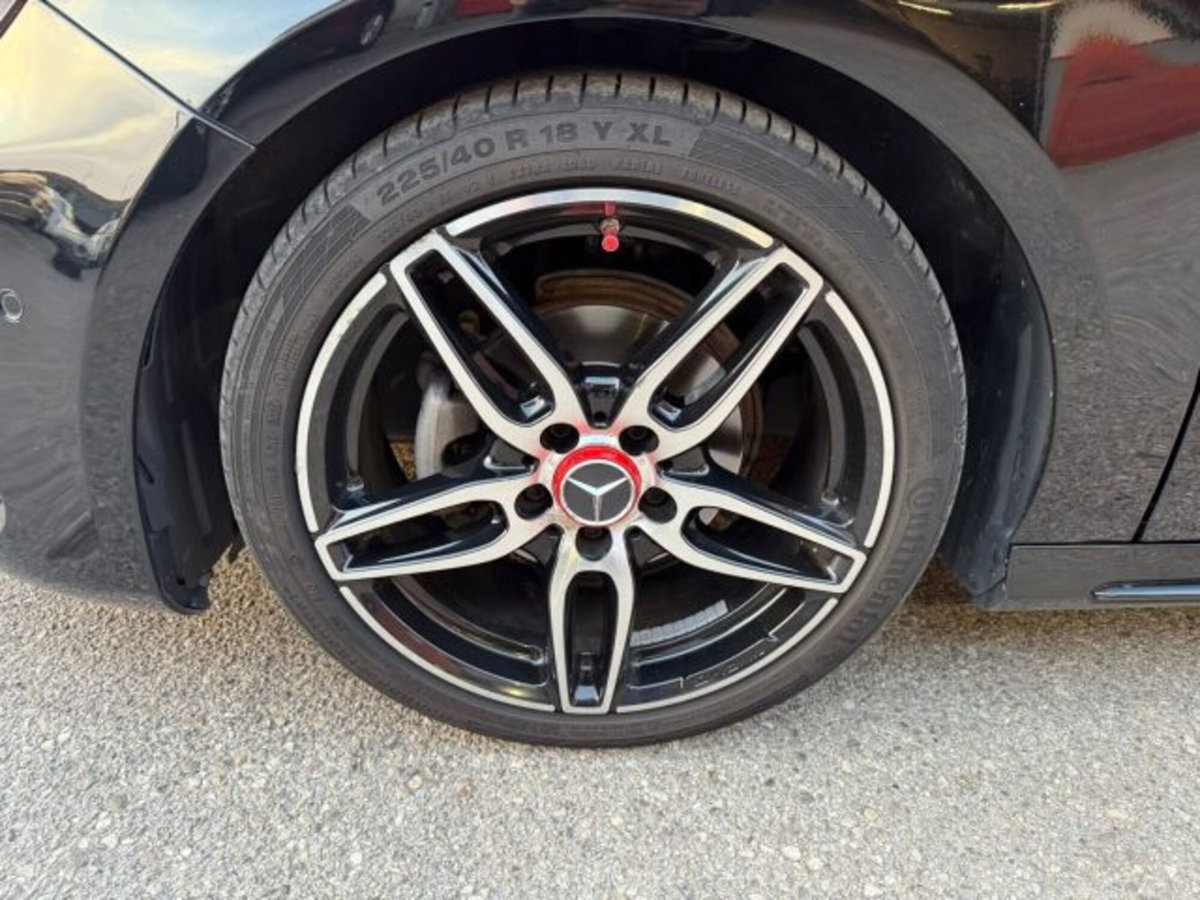 Mercedes-Benz Classe A 180 d Premium (15)