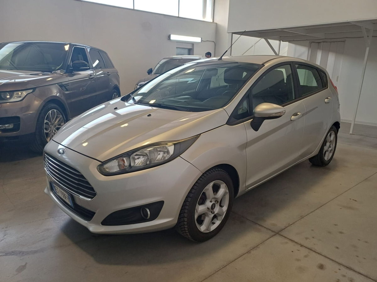 Ford Fiesta 1.5 TDCi 75CV 5 porte Titanium (2)