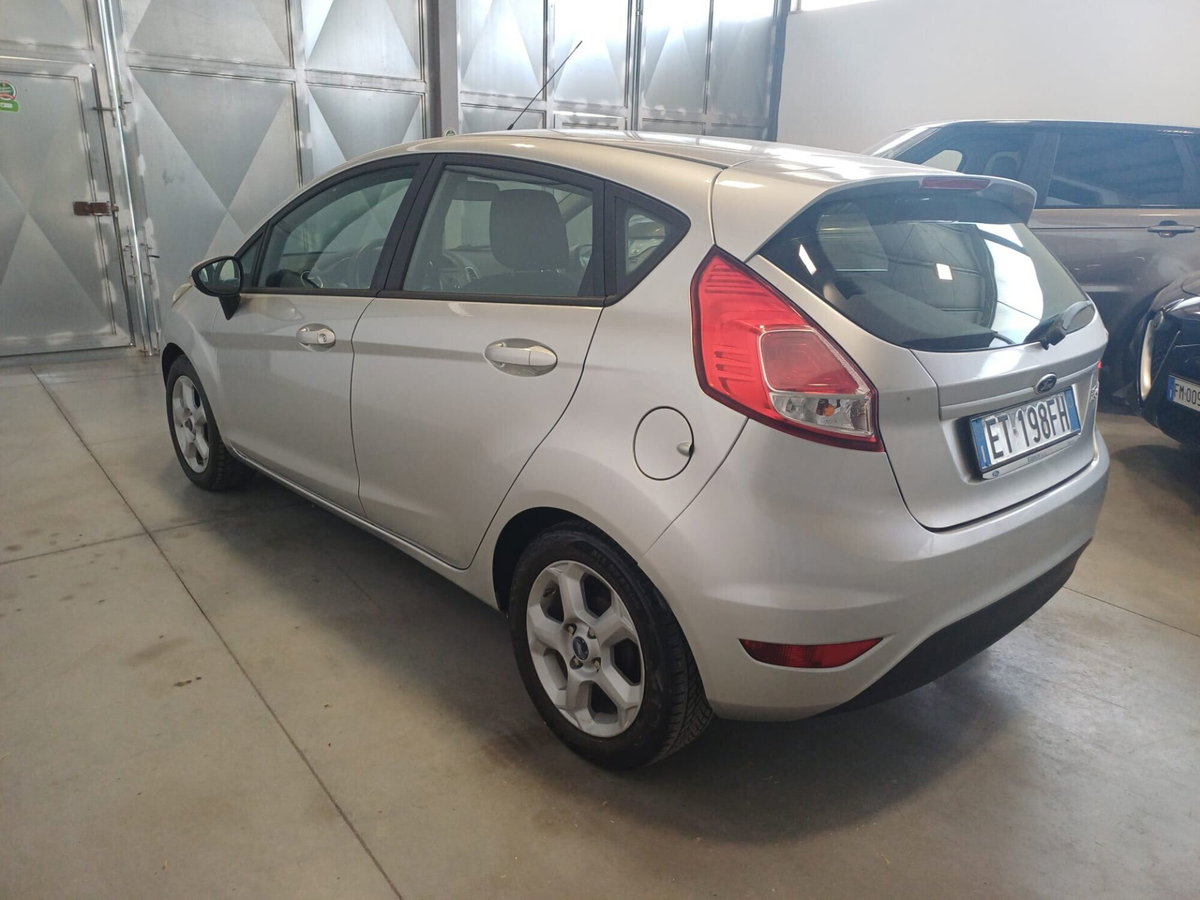Ford Fiesta 1.5 TDCi 75CV 5 porte Titanium (8)