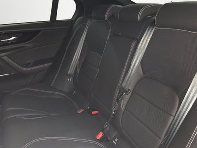 Jaguar XE 2.0 D 204 CV AWD aut. Black Edition (13)