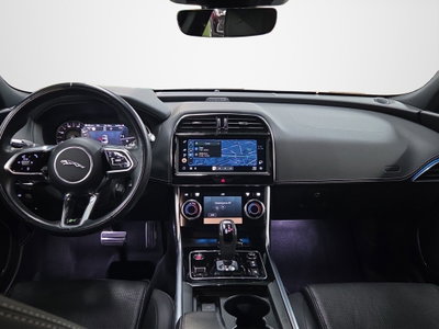 Jaguar XE 2.0 D 204 CV AWD aut. Black Edition (14)