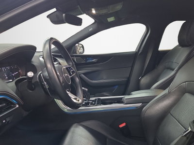 Jaguar XE 2.0 D 204 CV AWD aut. Black Edition (9)