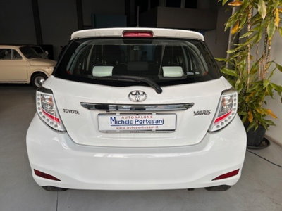 Toyota Yaris 1.D-4D 5 porte Active (14)