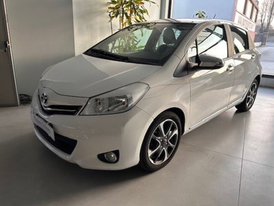 Toyota Yaris 1.D-4D 5 porte Active (4)