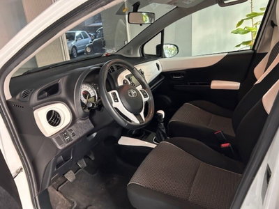 Toyota Yaris 1.D-4D 5 porte Active (6)
