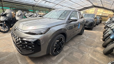 Volkswagen T-Roc 1.5 etsi Life 115cv dsg (10)