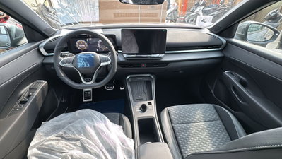 Volkswagen T-Roc 1.5 etsi Life 115cv dsg (12)