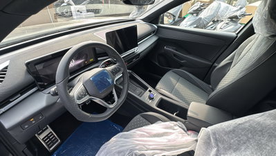 Volkswagen T-Roc 1.5 etsi Life 115cv dsg (8)