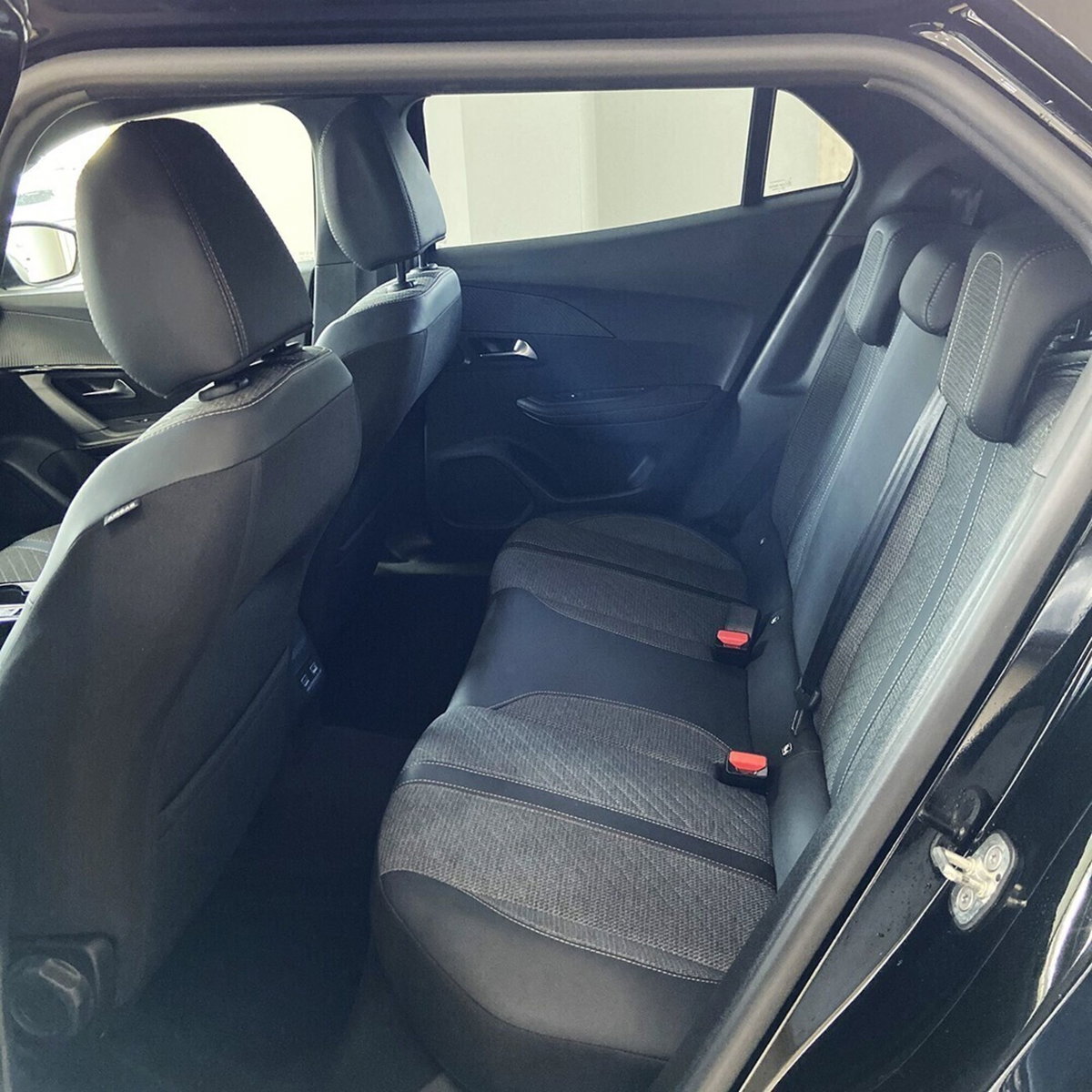 Peugeot 2008 1.2 puretech Allure s&s 130cv eat8 (8)