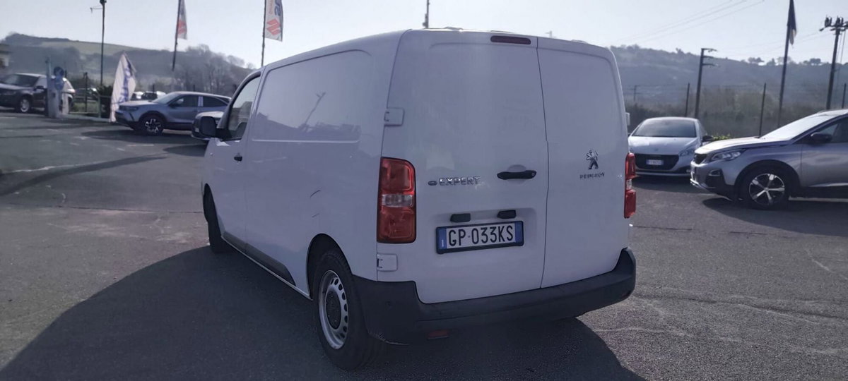 Peugeot e-Expert Furgone 75kW PL-TN Combi Standard (3)