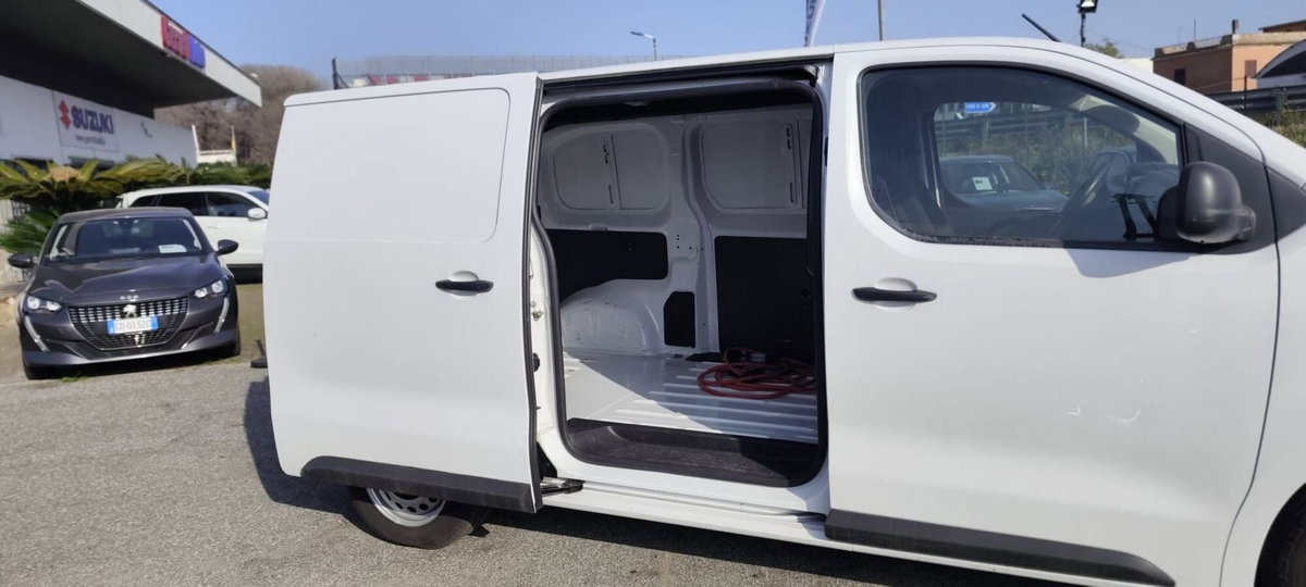 Peugeot e-Expert Furgone 75kW PL-TN Combi Standard (5)