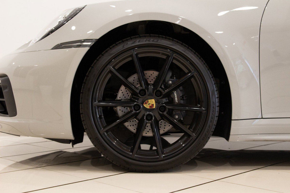Porsche 911 Coupé Carrera 4S (11)