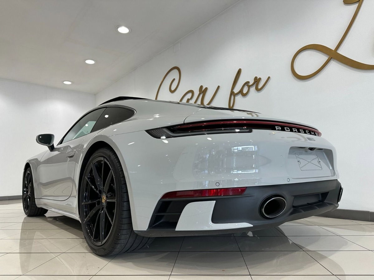 Porsche 911 Coupé Carrera 4S (15)