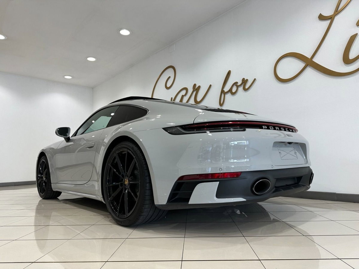Porsche 911 Coupé Carrera 4S (16)