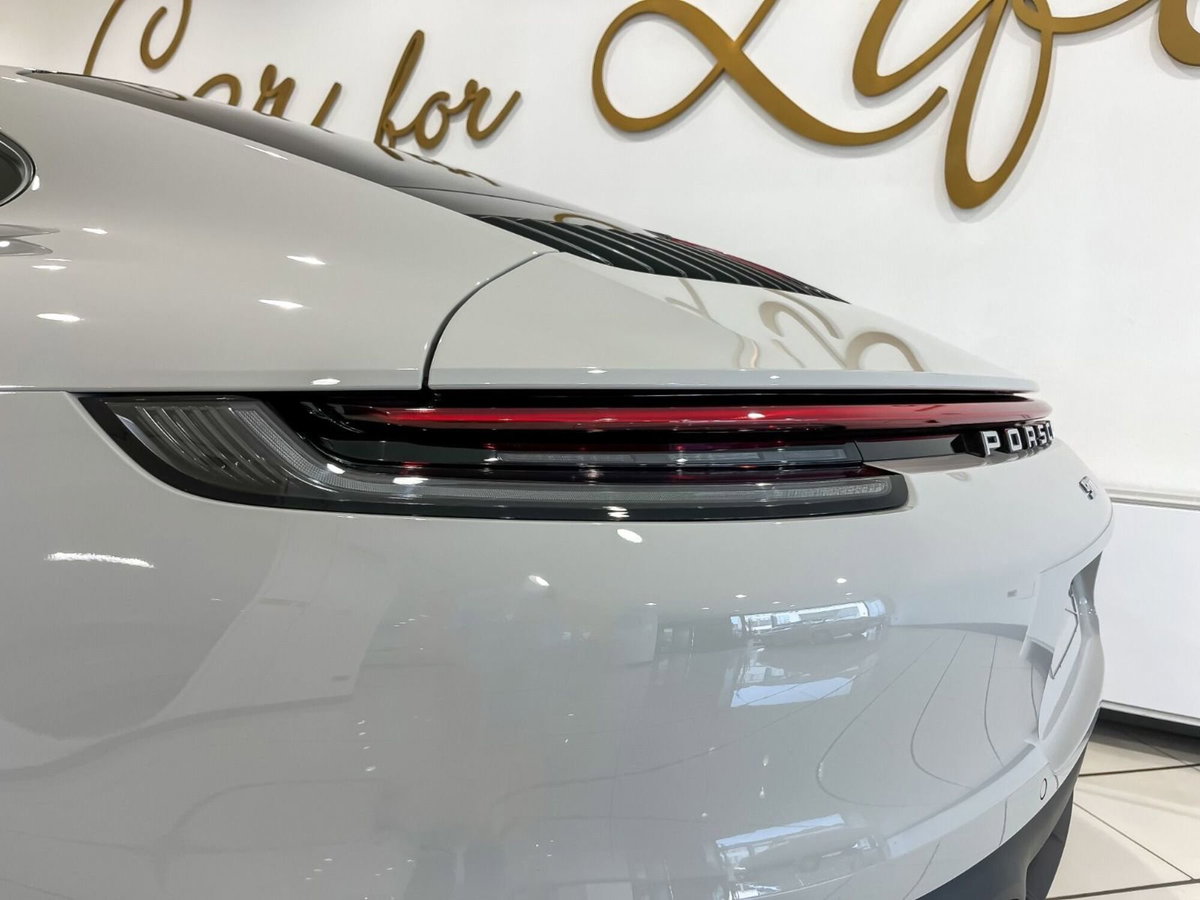 Porsche 911 Coupé Carrera 4S (19)