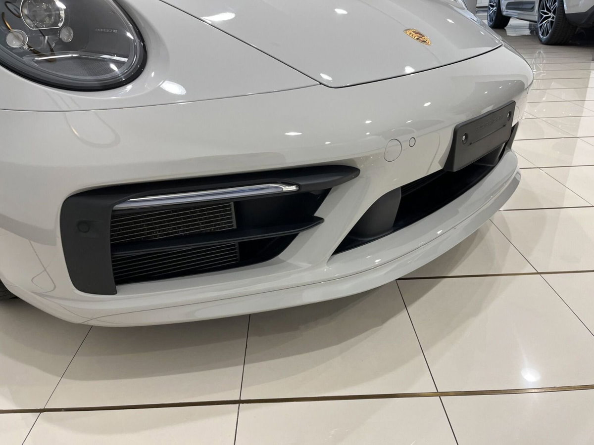 Porsche 911 Coupé Carrera 4S (6)