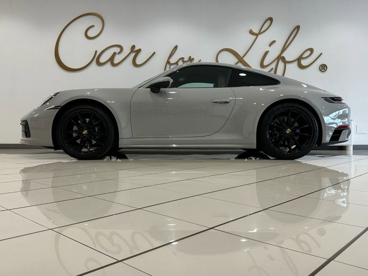 Porsche 911 Coupé Carrera 4S (9)