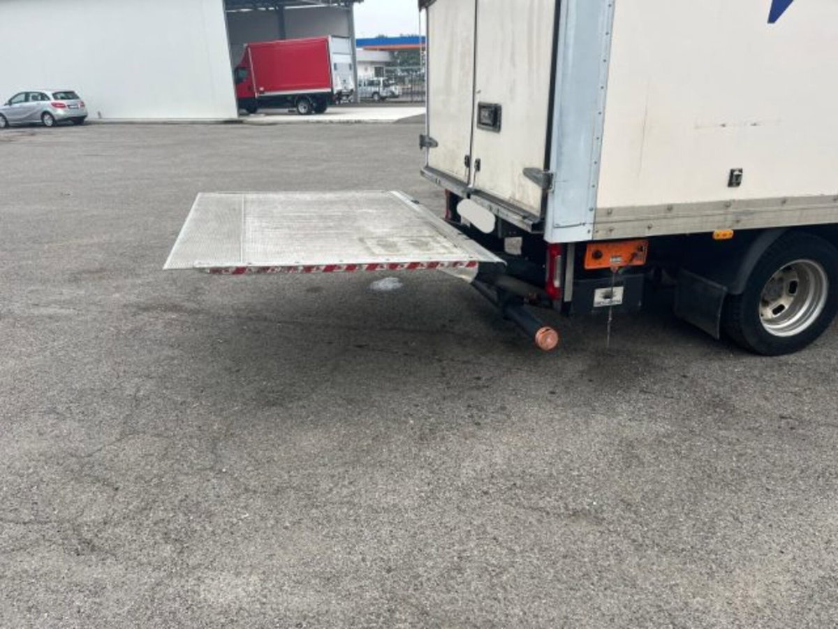 Iveco Daily Telaio 35C16 BTor 2.3 HPT PL-RG Cabinato (14)