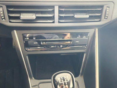 Volkswagen Polo 1.0 tsi Life 95cv (10)