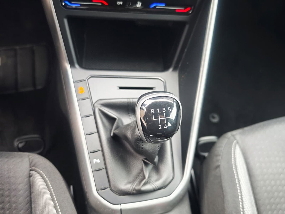 Volkswagen Polo 1.0 tsi Life 95cv (11)