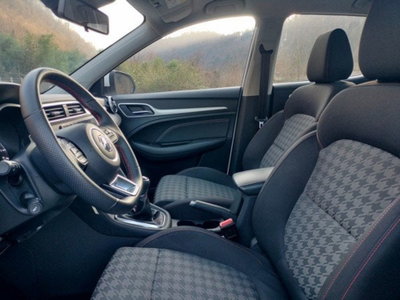 Mg ZS ZS 1.5 Luxury (11)