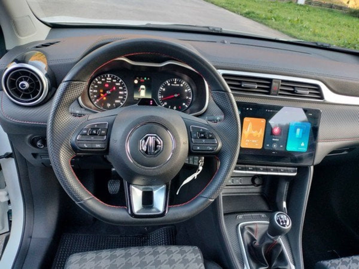 Mg ZS ZS 1.5 Luxury (13)