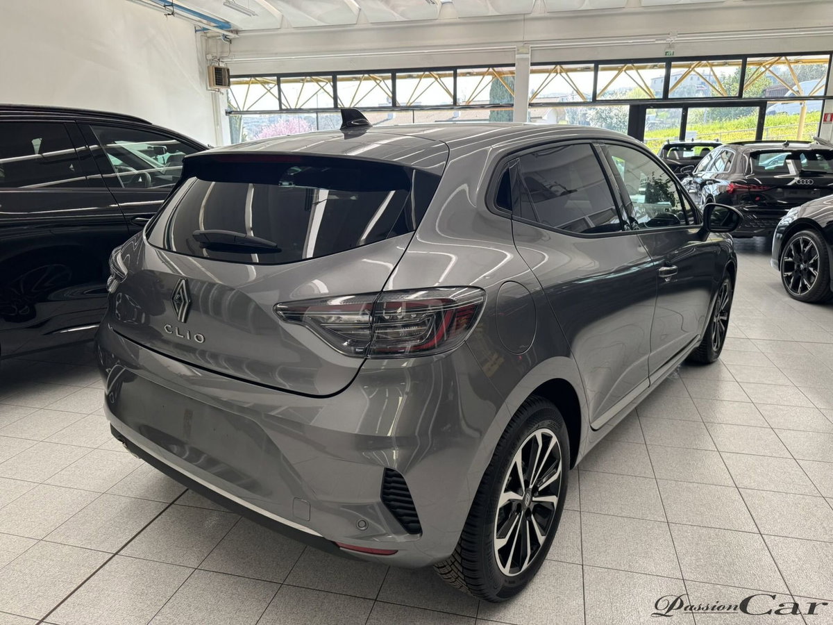 Renault Clio TCe 90 CV 5 porte Techno (4)