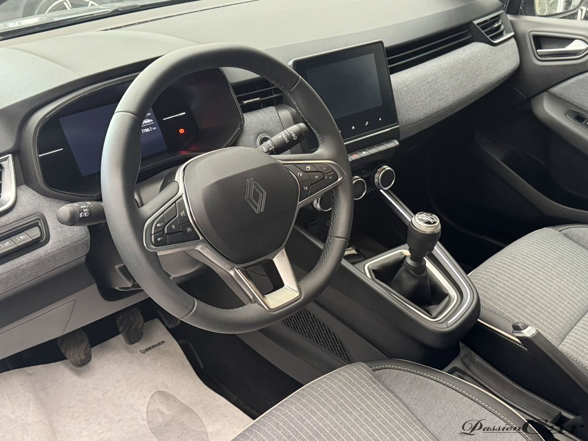 Renault Clio TCe 90 CV 5 porte Techno (8)