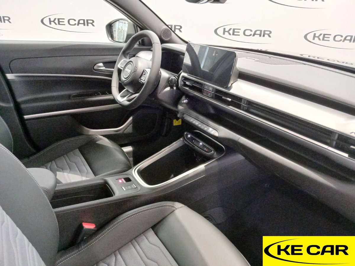 Jeep Avenger 1.2 turbo e-hybrid mhev Upland 4xe 145cv edct6 (17)