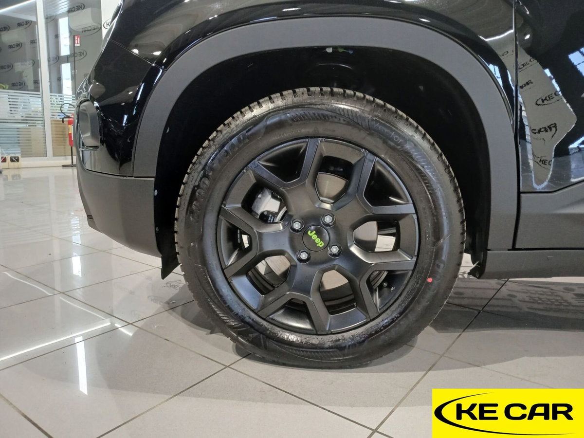 Jeep Avenger 1.2 turbo e-hybrid mhev Upland 4xe 145cv edct6 (8)