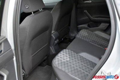 Volkswagen Taigo 1.0 tsi R-Line 115cv (12)