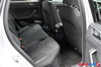 Volkswagen Taigo 1.0 tsi R-Line 115cv (13)